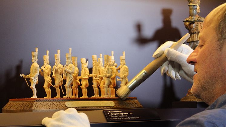 Bergaufzug aus Elfenbein bereichert nun Erlebnismuseum Manufaktur der Träume