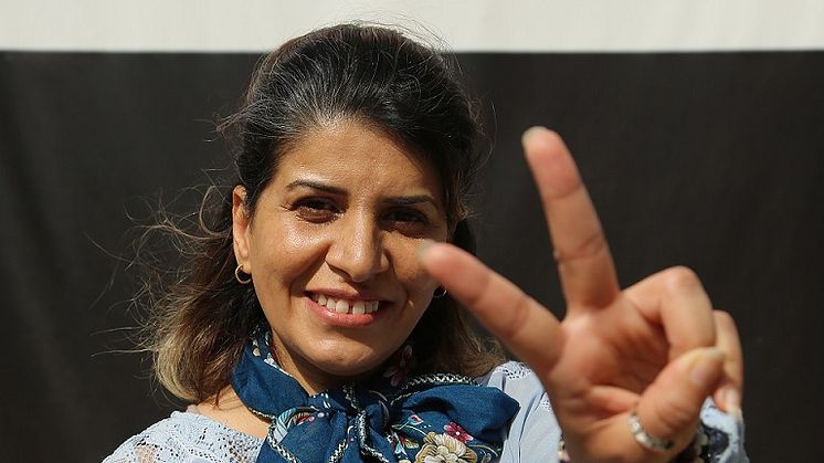 Den irakiska kvinnorättsaktivisten och Per Angerpristagaren Intisar Al-Amyal gästar Sverige 29 nov - 3 dec