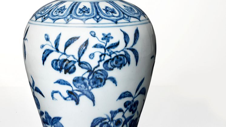 Sjælden Ming meiping vase, 1403-1423, højde:  29 cm. Vurdering: 300.000-500.000 kr. 