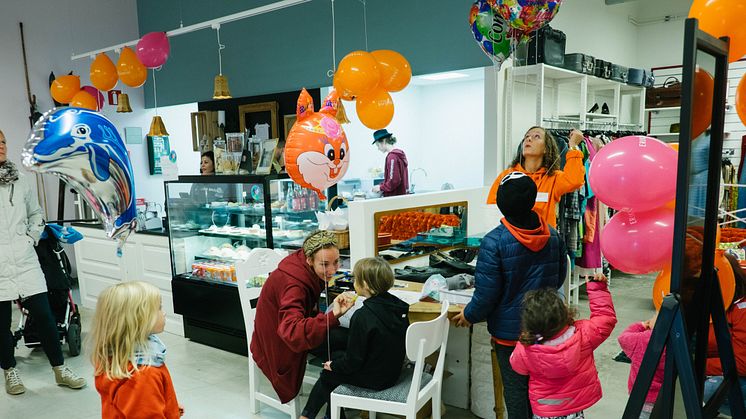 Ansiktsmålning - Världens Barn i Kortedalabutiken