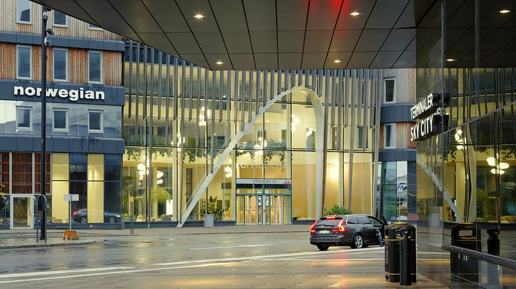 I anslutning till terminalerna och hotellen färdigställde Swedavia år 2018 kontorshuset Office One. Bild: Kjell-Arne Larsson
