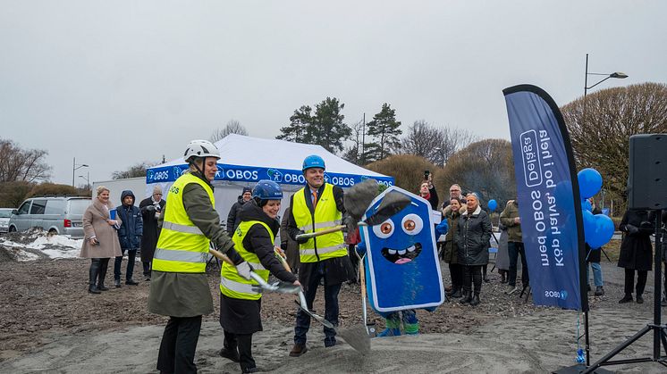 Från vänster, Sofia Ljungdahl (VD OBOS Nya Hem),  Ingunn Andersen Randa (Koncerndirektör OBOS) och Erik Andersson (KSO Täby kommun)