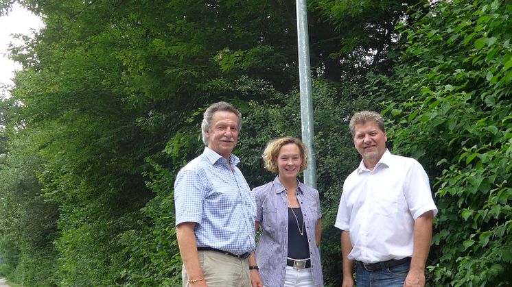 Presseinformation: Gemeinde Planegg, Gemeinde Neuried und Bayernwerk nehmen Radwegs Beleuchtung in Betrieb
