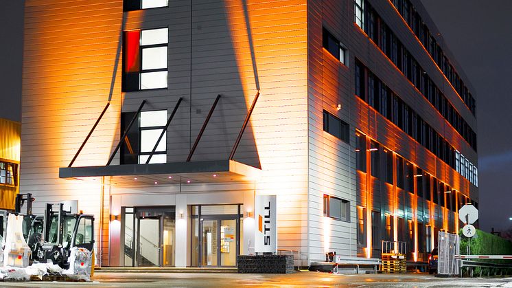 STILLs högkvarter i Hamburg lyser upp i orangea färger
