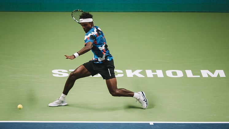 Elias Ymer tar sig vidare till sin första kvartsfinal i BNP Paribas Nordic Open. Foto: Alexander Scheuber