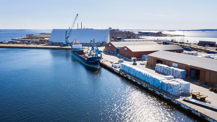 Port of Skellefteå föreslås ett EU-stöd på närmare 97 miljoner kronor för att utveckla omlastning mellan järnväg och sjöfart genom projektet Framtidsäkrad intermodalitet vid Port of Skellefteå. Foto Patrick Degerman.