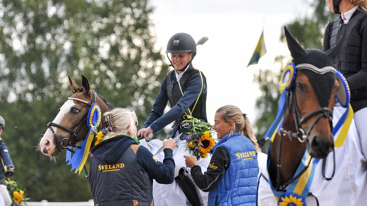 Vinnare i Sveland Cup kat C 2016, Alva Hjorth på ponnyn Munsboro Hawk Eye. Foto: Rebecka Stefanoska