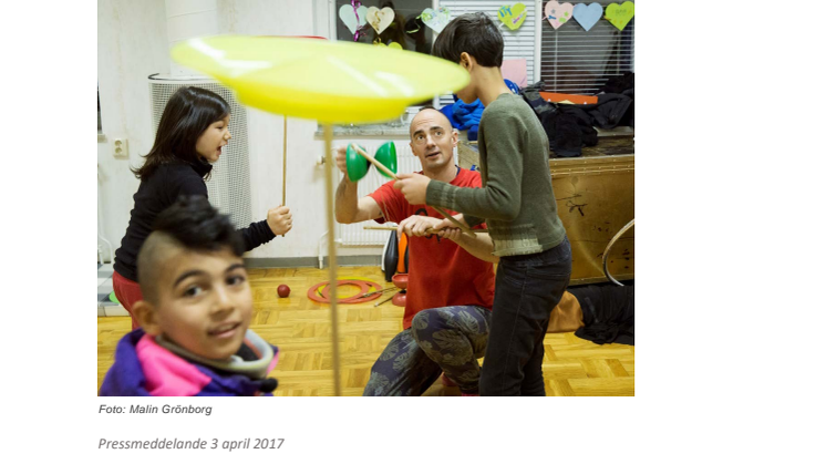 Cirkus- och fotoskola på asylboende i Göteborg