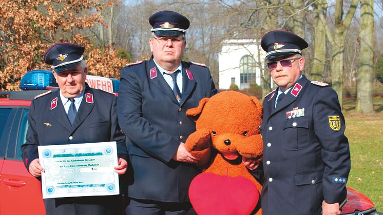Freiwillige Feuerwehr in Mockrehna sammelt Spenden für Bärenherz