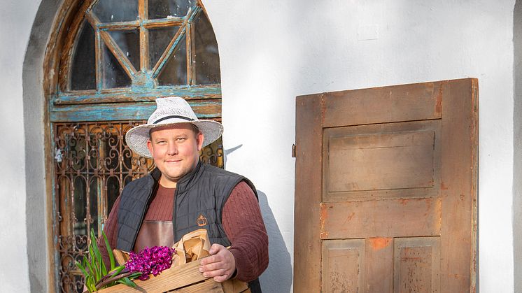 Karl Fredrik Gustafsson tycker mycket om svenska vårhyacinter. Foto: Emilia Ahlgren