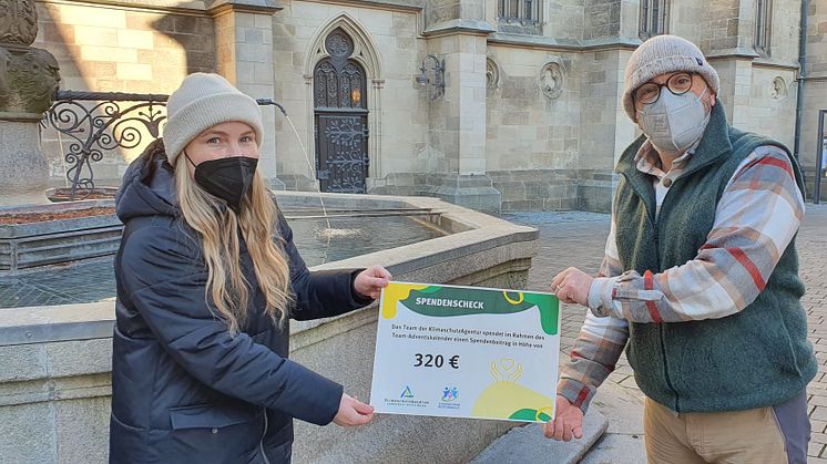 Energie sparen und Geld spenden - Team der KlimaschutzAgentur stellt sich 24 Tage lang herausfordernden Aufgaben