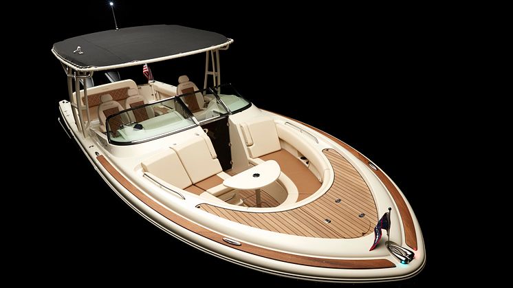 Chris-Craft Calypso 30 bow high shot 