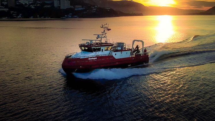 The Geologen is a groundbreaking research vessel that features a drive train comprising of two 670kW Yanmar 6AYEM-GTWS marine diesel engines and a combined 200kW of electric motors.