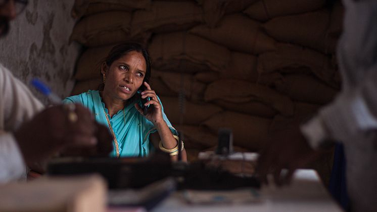 Somi Devi är byrådsrepresentant i Rajasthan, där hon bor. Hon var den första kvinnan från en marginaliserad grupp att ställa upp i val till det lokala byrådet.