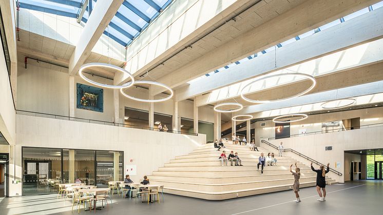 Borgafjellets skola består till stor del av massivträ, invändigt såväl som utvändigt. Foto: Hundven-Clements