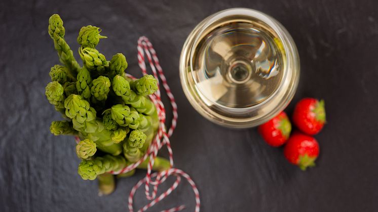 Möt våren med sparris och riesling