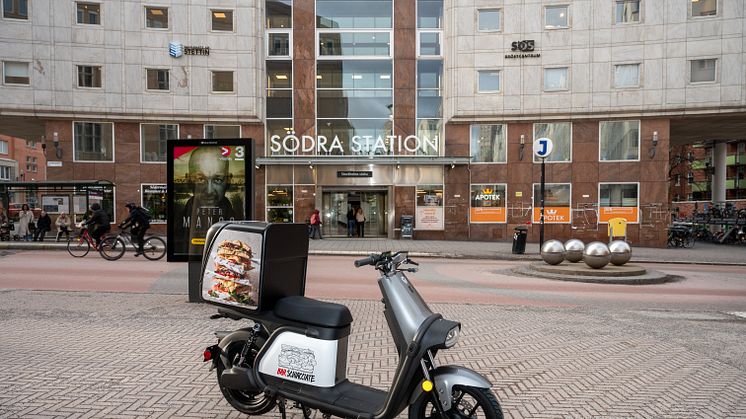 För Hoj TWS AB innebär samarbetet med Bar Schiacciate möjlighet till bra exponering av företagets elmoped i Stockholms innerstad. Bild: Jan Åström