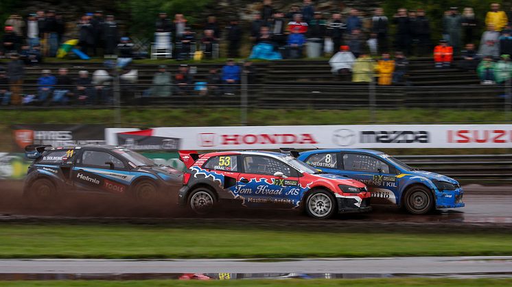 Punkteringar hindrade inte Hedström i RallyX Nordic på Kinnekulle Ring