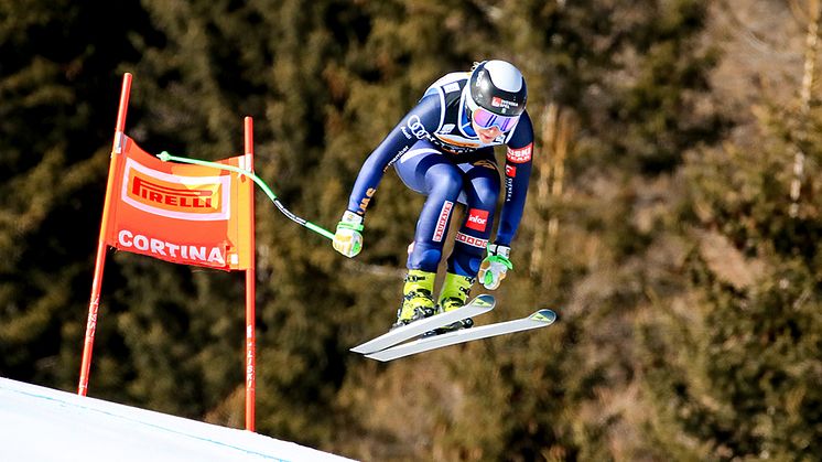 Lisa Hörnblad kraschade i Cortina d'Ampezzo i söndagens super g och blir borta resten av säsongen på grund av en knäskada. Foto: Mario Buehner, GepaPictures/Bildbyrån