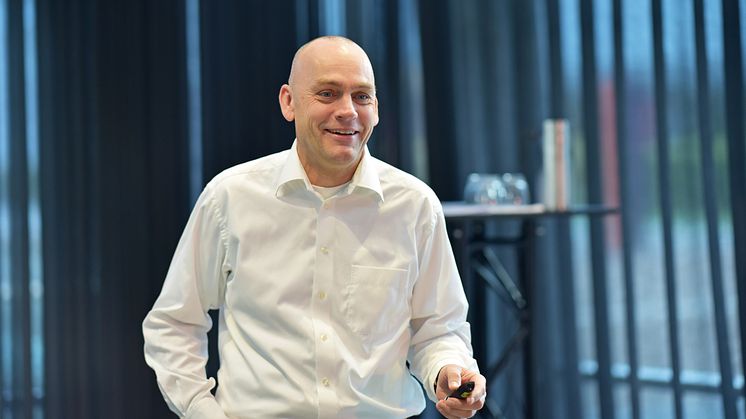 Bjørn Ivar Moen, leder for mobil i Telenor orge, kunne torsdag presentere den nye familiepakken. Foto: Martin Fjellanger
