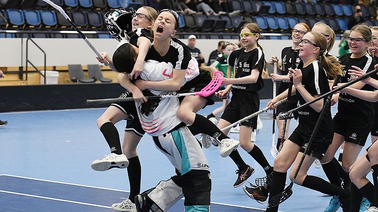 Skellefteå Floorball Cup är öppen för alla och kallar sig världens mest inkluderande innebandycup. Tack vare samarbetet med Sparbanken Nord är det nu fri entré till alla matcher. Foto: Andreas Forslund