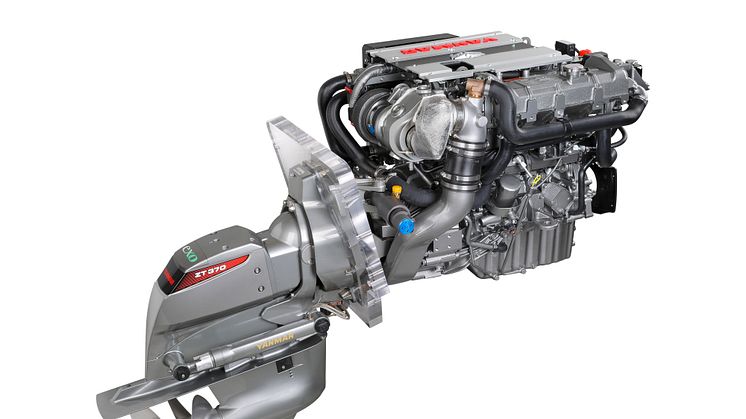 Hi-res image - YANMAR - YANMAR 4LV marine diesel engine with ZT370 sterndrive 