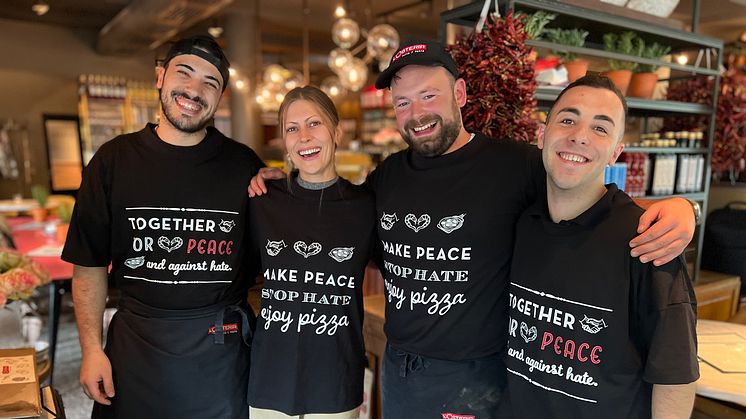 In Kürze tragen die Mitarbeitenden der L'Osteria auf freiwilliger Basis Shirts mit einer deutlichen Botschaft gegen Ausgrenzung jeglicher Art.