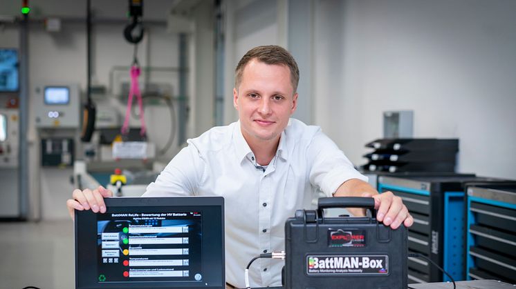 Robin Krause tests used batteries with BattMAN ReLife in Salzgitter