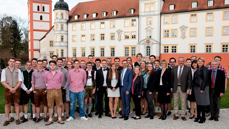 Gemeinsames Gruppenfoto vor dem Kloster Scheyern