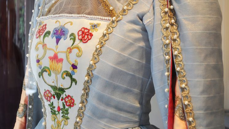 Detalj av kostym Et Folkesagn Drottning Margrethe II