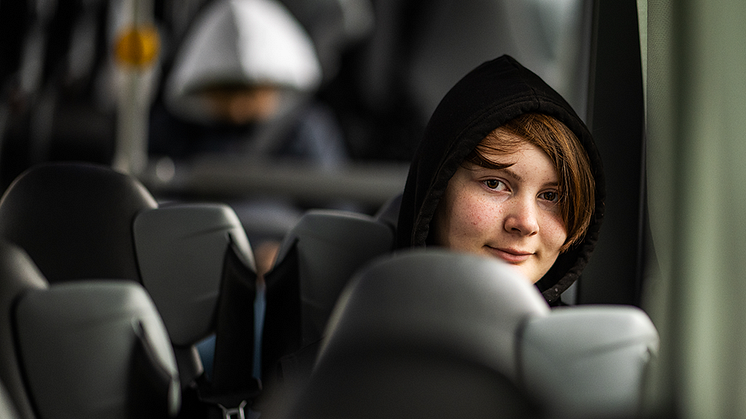 Ia Spets går i högstadiet på Åkerboskolan i Löttorp, dit hon åker från Köpingsvik med skolbuss.