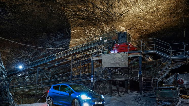 Az új Fiesta ST megmutatja mit tud – ezúttal 400 méterrel a föld alatt
