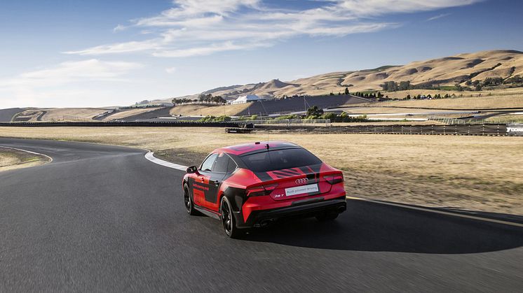Audi RS 7 piloted driving concept (2015 Robby) top