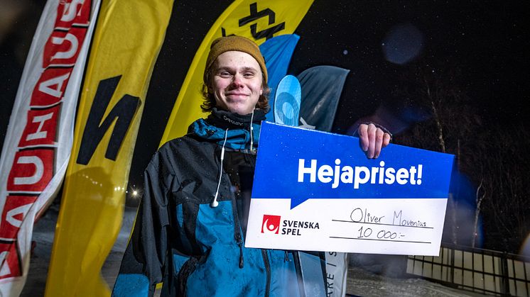 Oliver Movenius, Riksgränsen snowboard- och skidklubb, vann Hejapriset under Swedish Slopestyle Tour. Foto: Daniel Bernstål 
