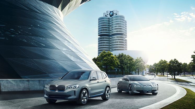 BMW Concept iX3 och BMW i Vision Dynamics