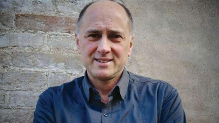 Författarmöten med Premio Strega-nominerade Adrián Bravi