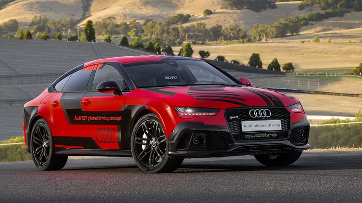 Hurtigere end en racerkører: Førerløs Audi på amerikansk racerbane