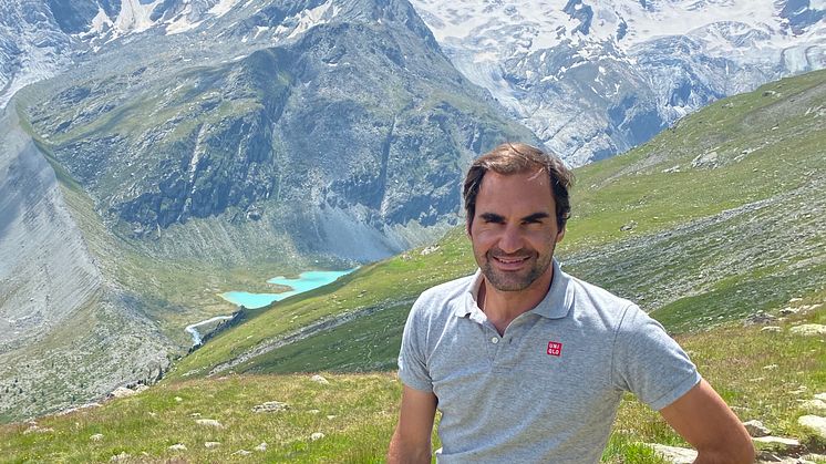 RF beim Wandern in den Schweizer Alpen, Engadin, Graubünden (c) Roger Federer