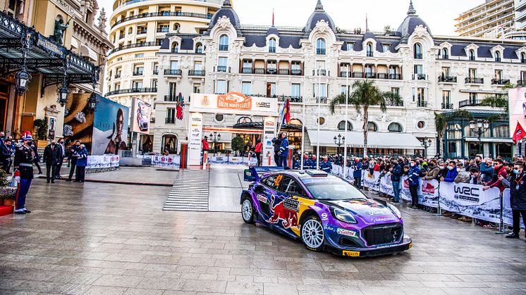 •	Sébastien Loeb és Isabelle Galmiche az M-Sport Ford World Rally Team színeiben hatalmas győzelmet aratott a Monte Carlo Rally utolsó szakaszán