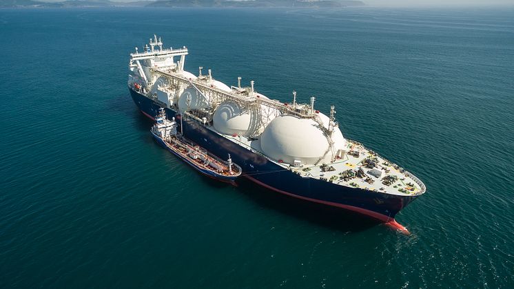 LNG Tanker (AdobeStock_203387563 | vladsv)