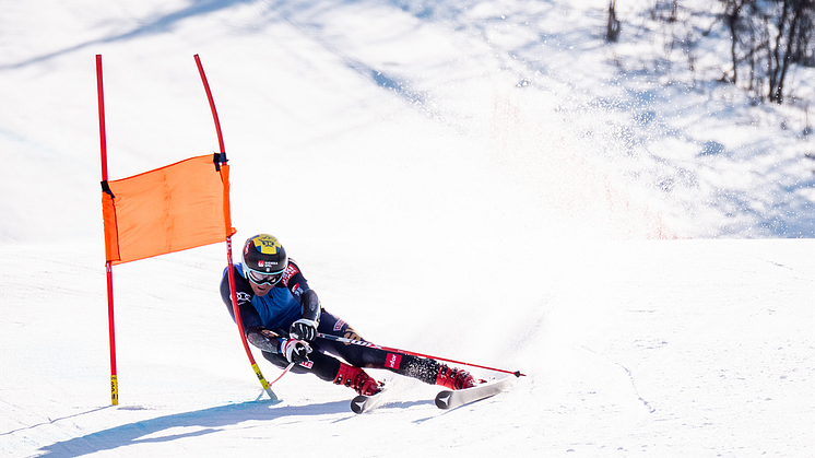 Felix Monsén kraschade i Val Gardena under torsdagen. Foto: Ski Team Sweden Alpine