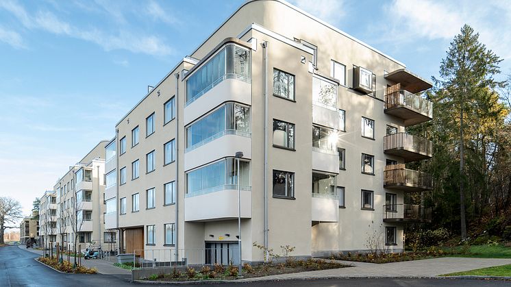 Kvarteret Skrönan kom på andra plats i tävlingen Årets Stockholmsbyggnad 2023 och nu är det nominerat till Allmännyttans bästa bygge 2024. Foto: baraBild