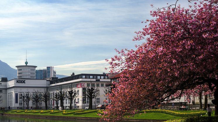 Bygget fra 1938 har huset våre faste utstillinger av norsk og internasjonal kunst.