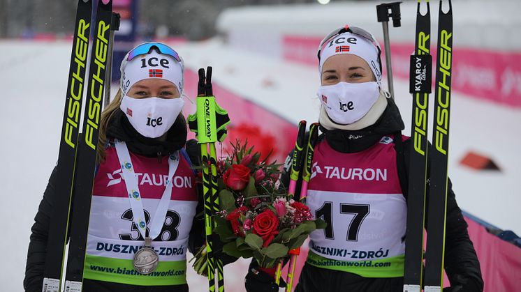 TIL IBU CUP: Karoline Erdal og Emilie Kalkenberg presterte sterkt i EM. Nå skal de videre til IBU Cup i Slovakia. Foto: Eivin Rundberg