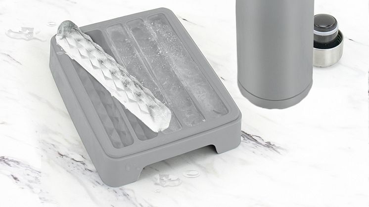 22015-201_Bottle-Ice-Molds_Oyster-Gray_LIFESTYLE.jpg