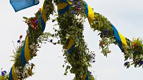 Så vill svenskarna bjudas in till midsommar