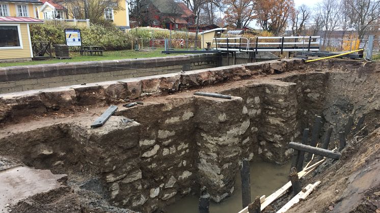 Historisk friläggning av slussar längs Göta kanal