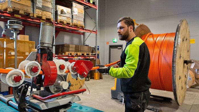 Kapning av dukt på Elektroskandias logistikcenter i Örebro