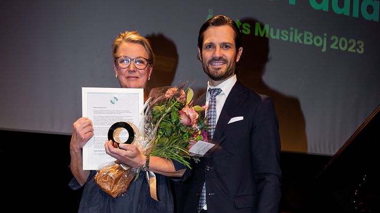 Prins Carl Philip delar ut pris MusikBojen musikterapi