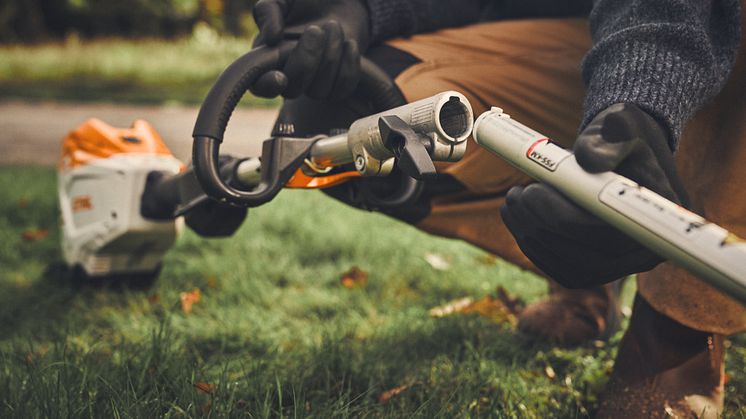 Den batteridrevne STIHL KMA 200 R lanceres som den mest kraftfulde kombimotor i STIHL batteri- og benzinsortimentet.